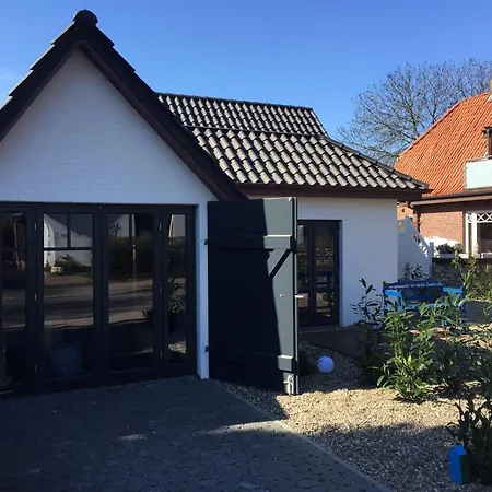 Дом отдыха Stylisch-Wohnen-In-Wyk-Ferienhaus-Mal-Huus Вик-ауф-Фёр